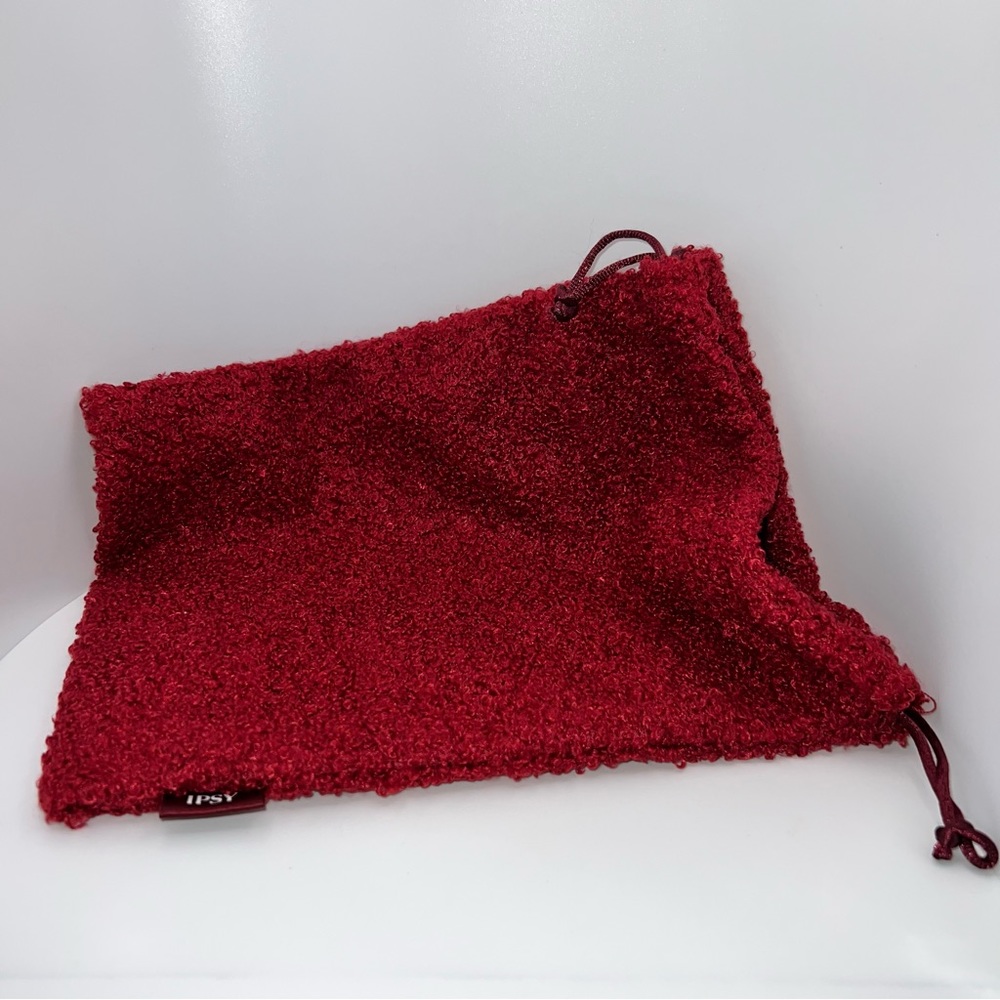 $4 🌸 Red Merlot ~ Fuzzy Makeup Bag ~ Drawstring ~ Ipsy ~ Lined ~ NEW